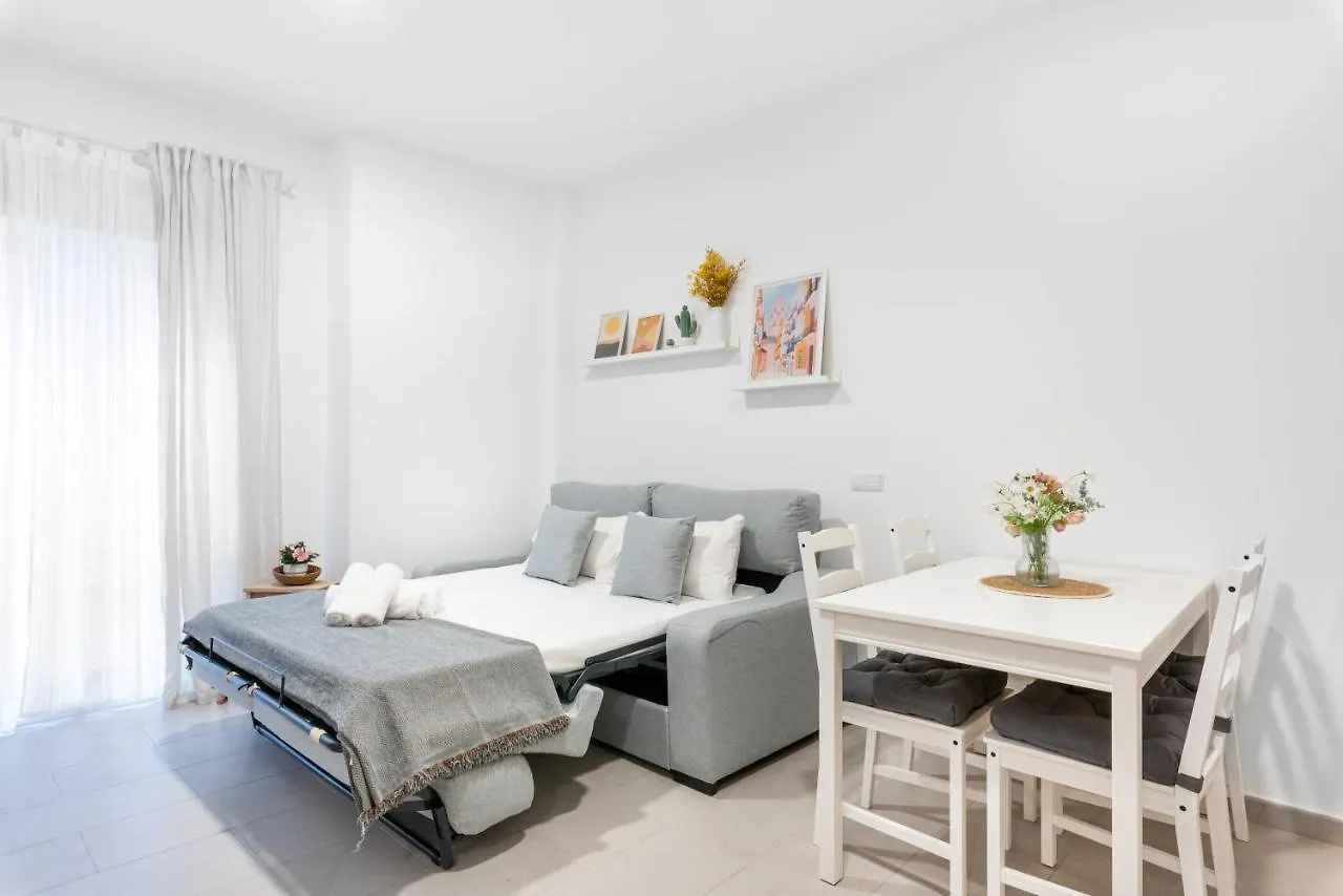 Wintowinrentals Superb New-Look Apartment Malaga Spain