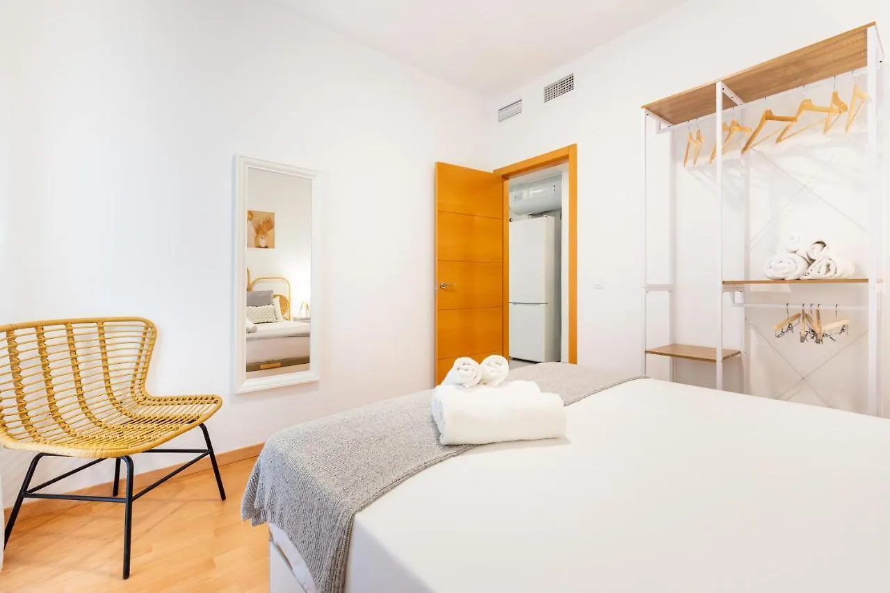 Wintowinrentals Superb New-Look Apartment Malaga 0*,