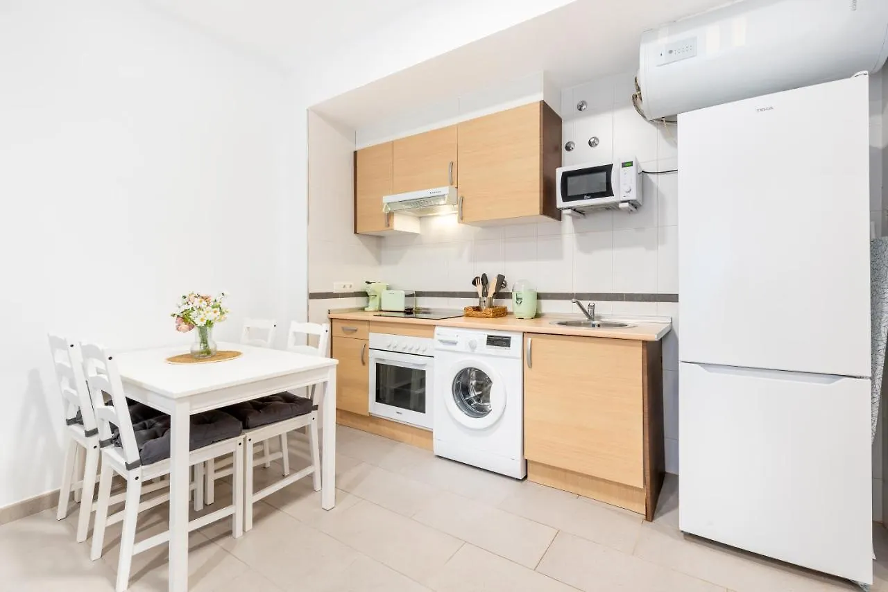 Wintowinrentals Superb New-Look Apartment Malaga 0*,